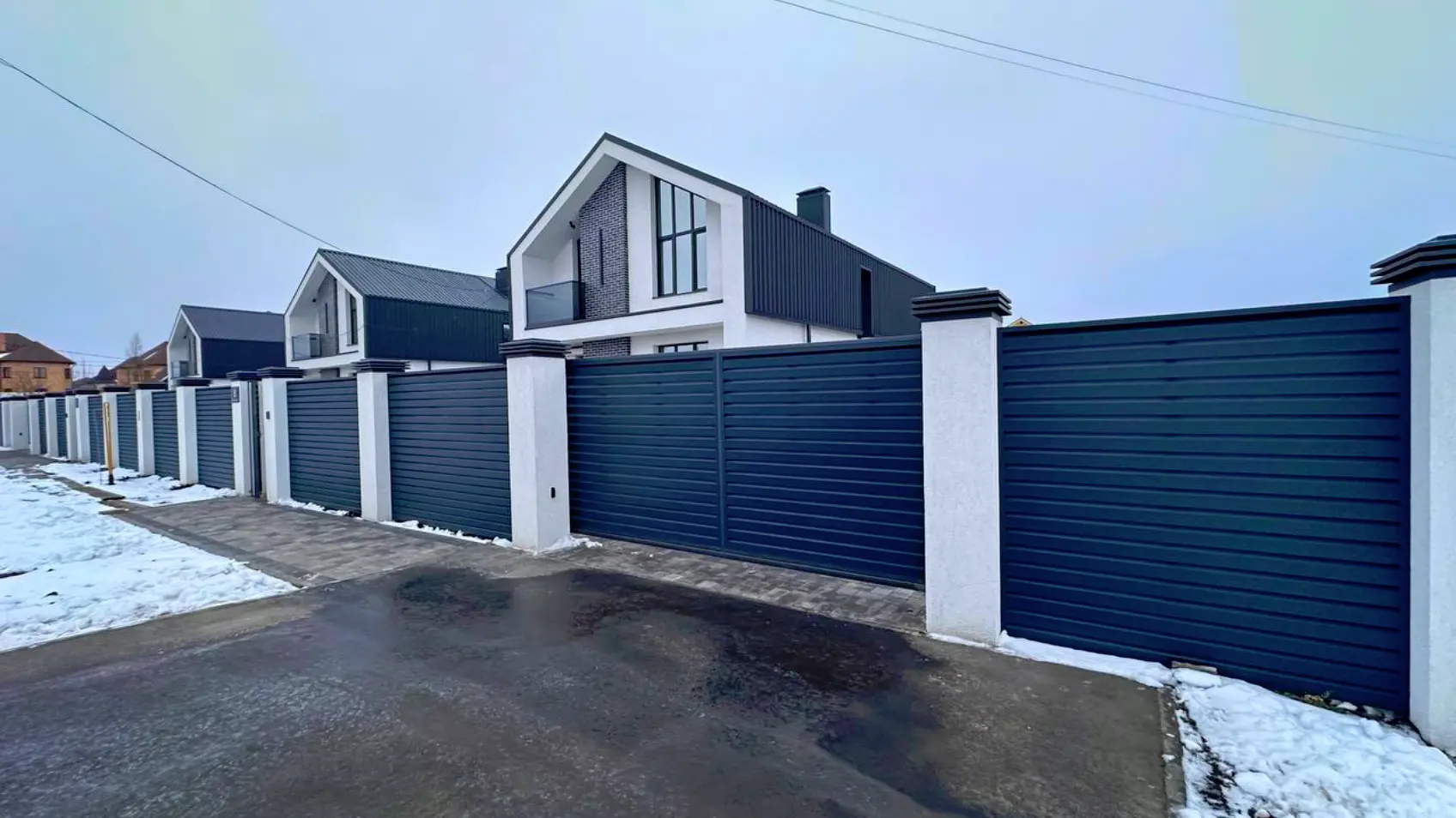 Фото 4 забор жалюзийный ХайТек 7024 МАТТЕ Серый Графит двусторонний матовый