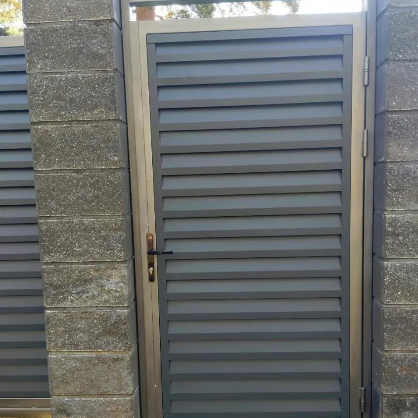 Фото 2 Двусторонний забор Реснички 7024 МАТТЕ серый графит матовый